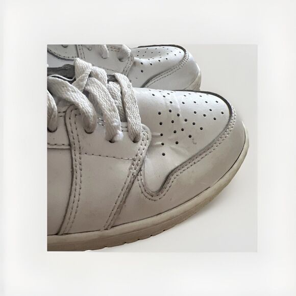 Air Jordan 1 Retro 2016 High OG Yin Yang Sneakers Youth Size 6  #575441-102 main image 10